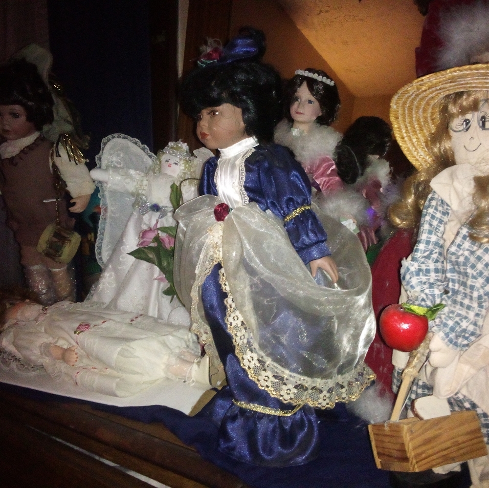Porcelain dolls all sizes